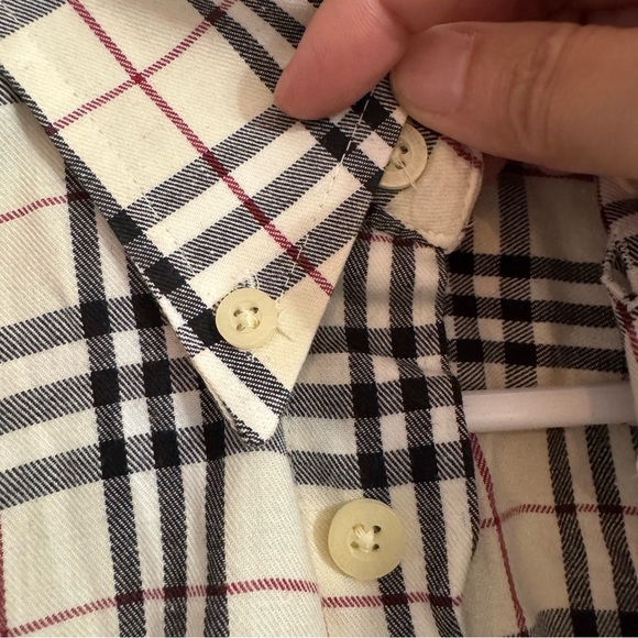 Burberrys Nova Check and Plaid Button-Up Shirt in Size Medium - Picture 9 of 15